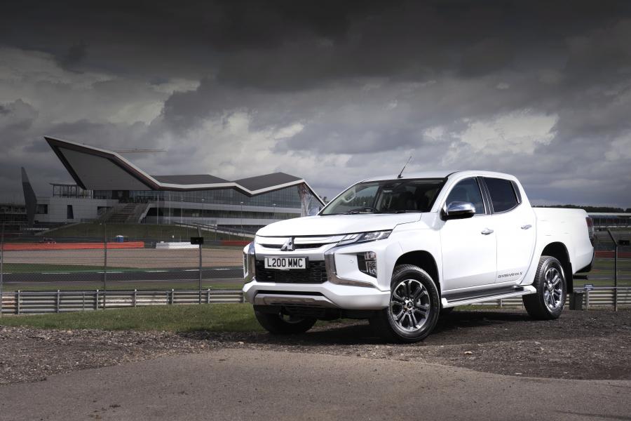  Mitsubishi L200 Barbarian X Double Cab 2019 года  (UK) (фото 40 из 40)